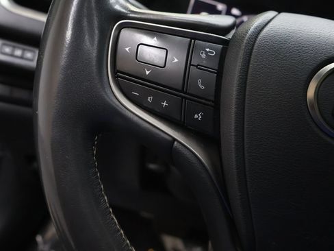 Used 2020 Lexus UX 200 w/ Premium Package FWD image 19