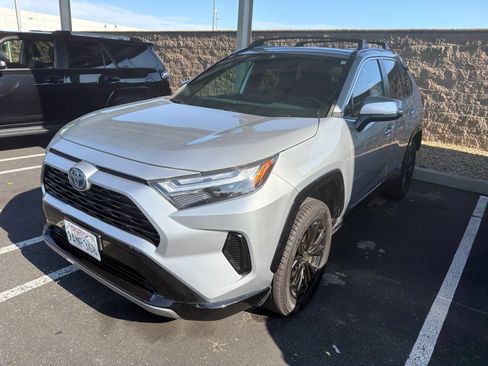 Certified 2022 Toyota RAV4 SE w/ Convenience Package AWD/4WD image 4
