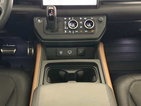 Used 2024 Land Rover Defender 110 X AWD/4WD image 16
