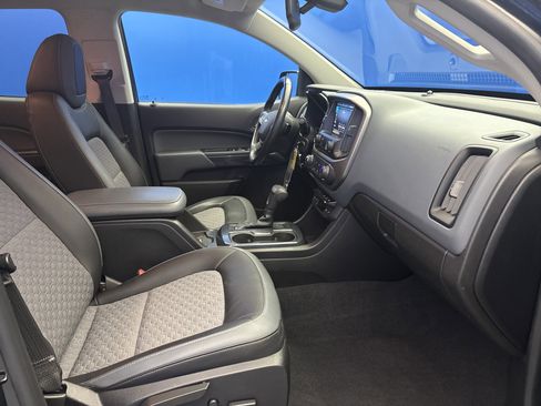 Used 2020 Chevrolet Colorado Z71 w/ Z71 Midnight Edition image 23