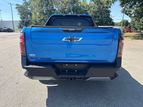 Used 2026 Chevrolet Silverado EV Trail Boss AWD/4WD image 4