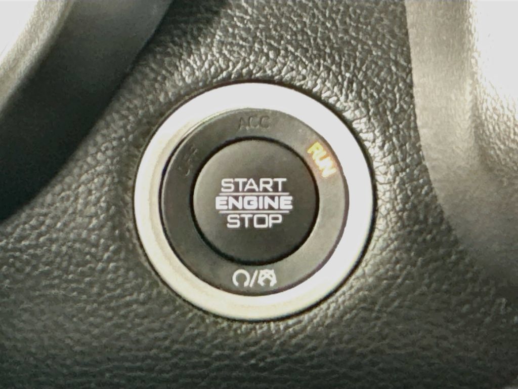 Used 2021 RAM 1500 Big Horn RWD image 26