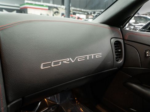 Used 2013 Chevrolet Corvette Z06 w/ 3LZ Preferred Equipment Group RWD image 35