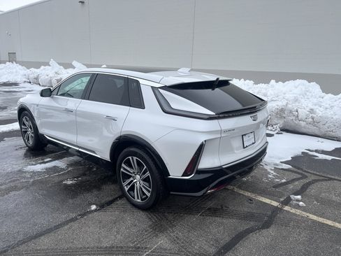 Used 2025 Cadillac Lyriq Luxury image 4