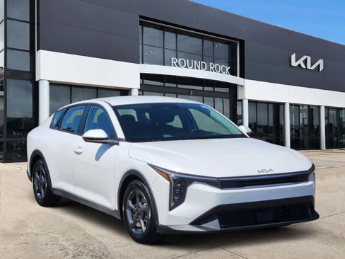 Certified 2025 Kia K4 FWD image 3