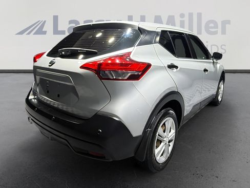 Used 2020 Nissan Kicks S image 5