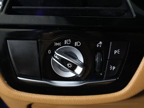 Used 2022 BMW M550i xDrive w/ Premium Package image 48