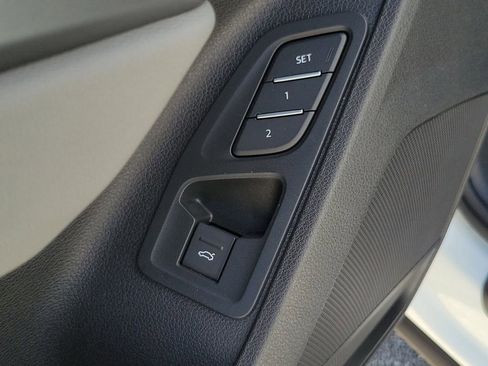 Certified 2025 Audi Q3 2.0T Premium w/ Convenience Package image 20