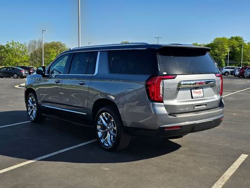 Used 2021 GMC Yukon XL SLT w/ SLT Premium Package AWD/4WD image 8