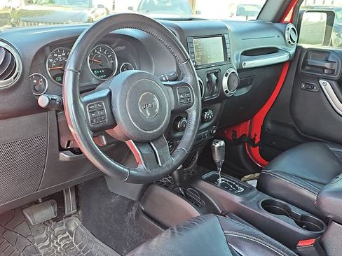 Used 2017 Jeep Wrangler Sahara w/ Dual Top Group AWD/4WD image 11