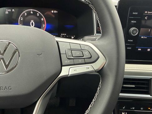 New 2026 Volkswagen Taos SE AWD/4WD image 12