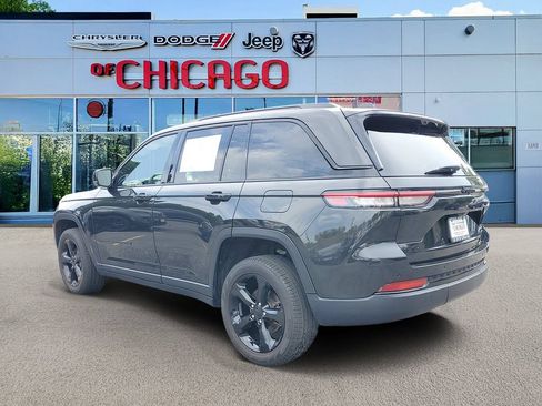 Certified 2024 Jeep Grand Cherokee Limited w/ Luxury Tech Group II AWD/4WD image 3