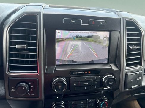 Used 2018 Ford F150 XLT w/ Equipment Group 302A Luxury AWD/4WD image 12