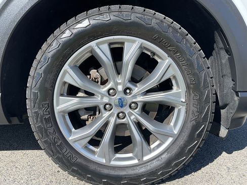 Used 2020 Ford Explorer Limited AWD/4WD image 40
