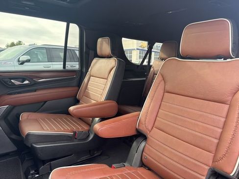 Used 2023 GMC Yukon XL Denali Ultimate image 30