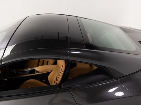 Used 2019 Ferrari Portofino RWD image 36