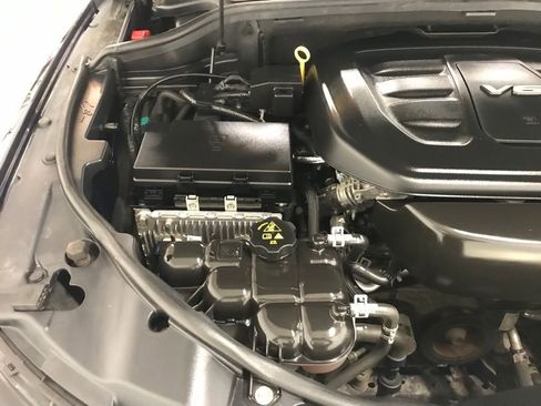 Used 2017 Jeep Grand Cherokee Overland w/ Jeep Active Safety Group image 40