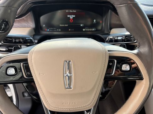 Certified 2023 Lincoln Aviator Reserve w/ Equipment Group 201A image 18