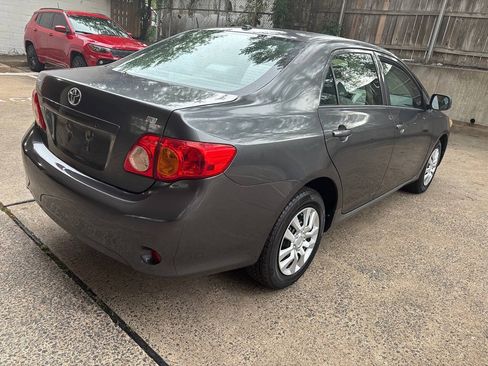 Used 2010 Toyota Corolla LE FWD image 5