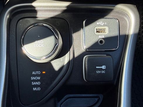 Used 2021 Jeep Compass Sport w/ Cold Weather Group image 25