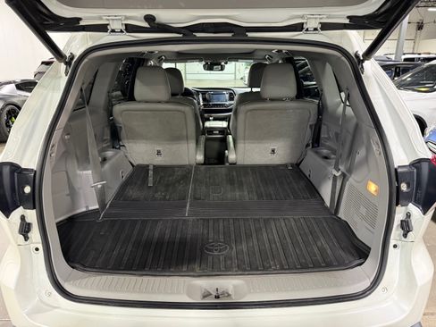Used 2019 Toyota Highlander Limited Platinum image 15