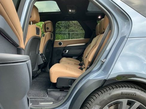 Used 2023 Land Rover Discovery S R-Dynamic AWD/4WD image 14