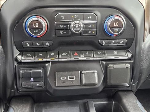 Used 2019 Chevrolet Silverado 1500 High Country AWD/4WD image 18