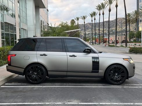 Used 2017 Land Rover Range Rover Supercharged AWD/4WD image 6