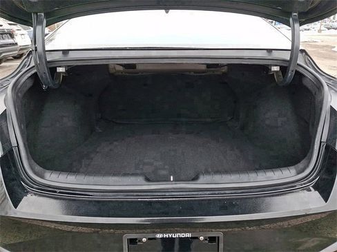 Used 2023 Hyundai Elantra SEL w/ Convenience Package image 28