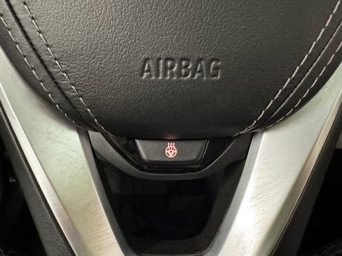 Used 2022 BMW 540i xDrive w/ Premium Package image 28