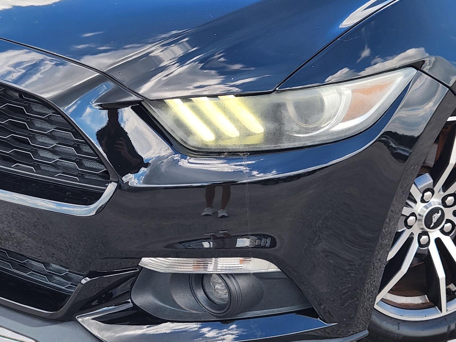Used 2017 Ford Mustang Coupe RWD image 9