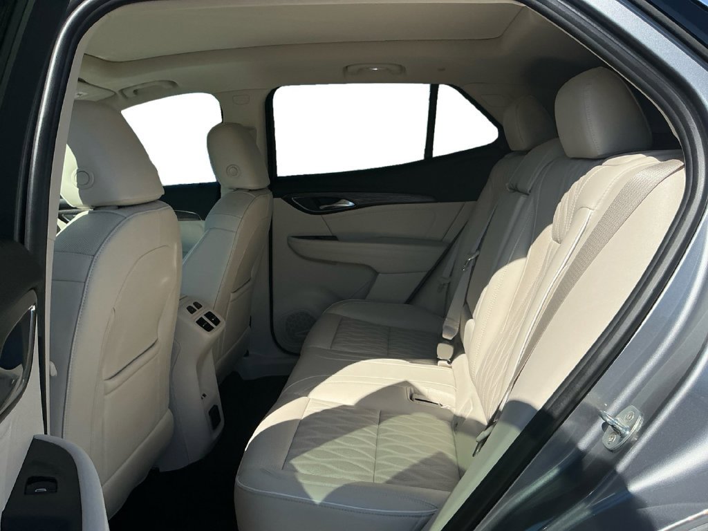 Used 2022 Buick Envision Avenir w/ Technology Package II FWD image 21