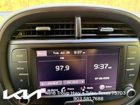 Certified 2025 Kia Soul LX w/ LX Technology Package FWD image 17