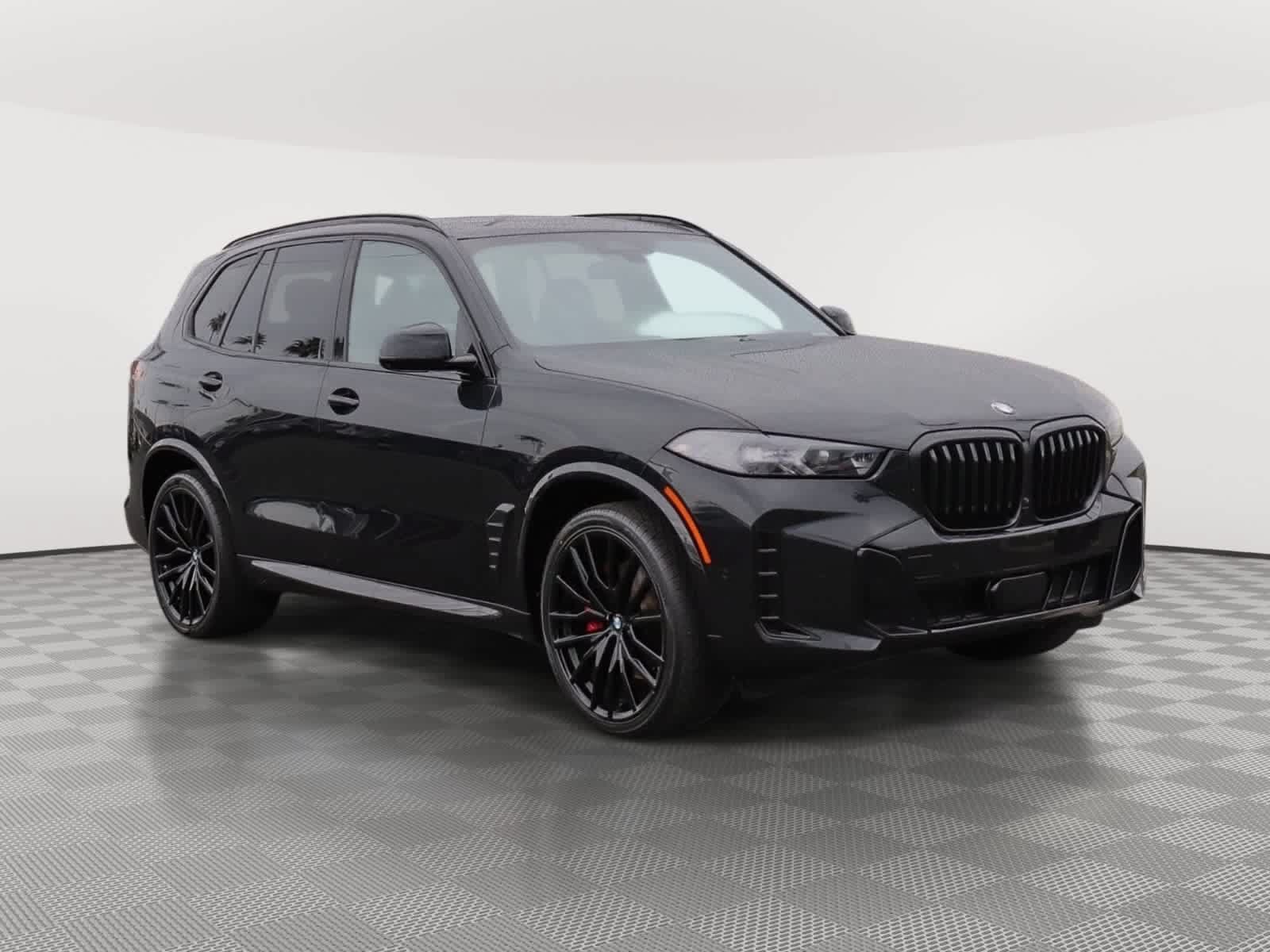Used 2024 BMW X5 sDrive40i w/ M Sport Package RWD image 3