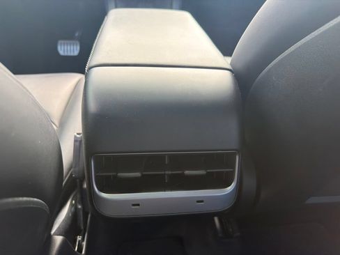 Used 2024 Tesla Model Y Performance AWD/4WD image 12