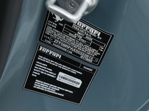 Certified 2025 Ferrari Roma Spider RWD image 43