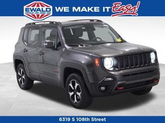 Used 2021 Jeep Renegade Trailhawk w/ Sun & Sound Group AWD/4WD video 1