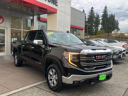 Used 2024 GMC Sierra 1500 SLT AWD/4WD image 4