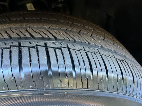 Used 2021 GMC Canyon Denali image 25