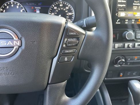 Used 2025 Nissan Frontier SV AWD/4WD image 18