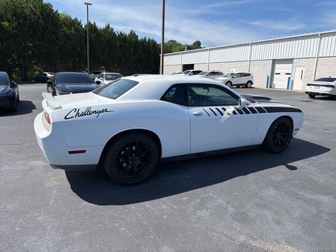 Used 2013 Dodge Challenger R/T RWD image 4