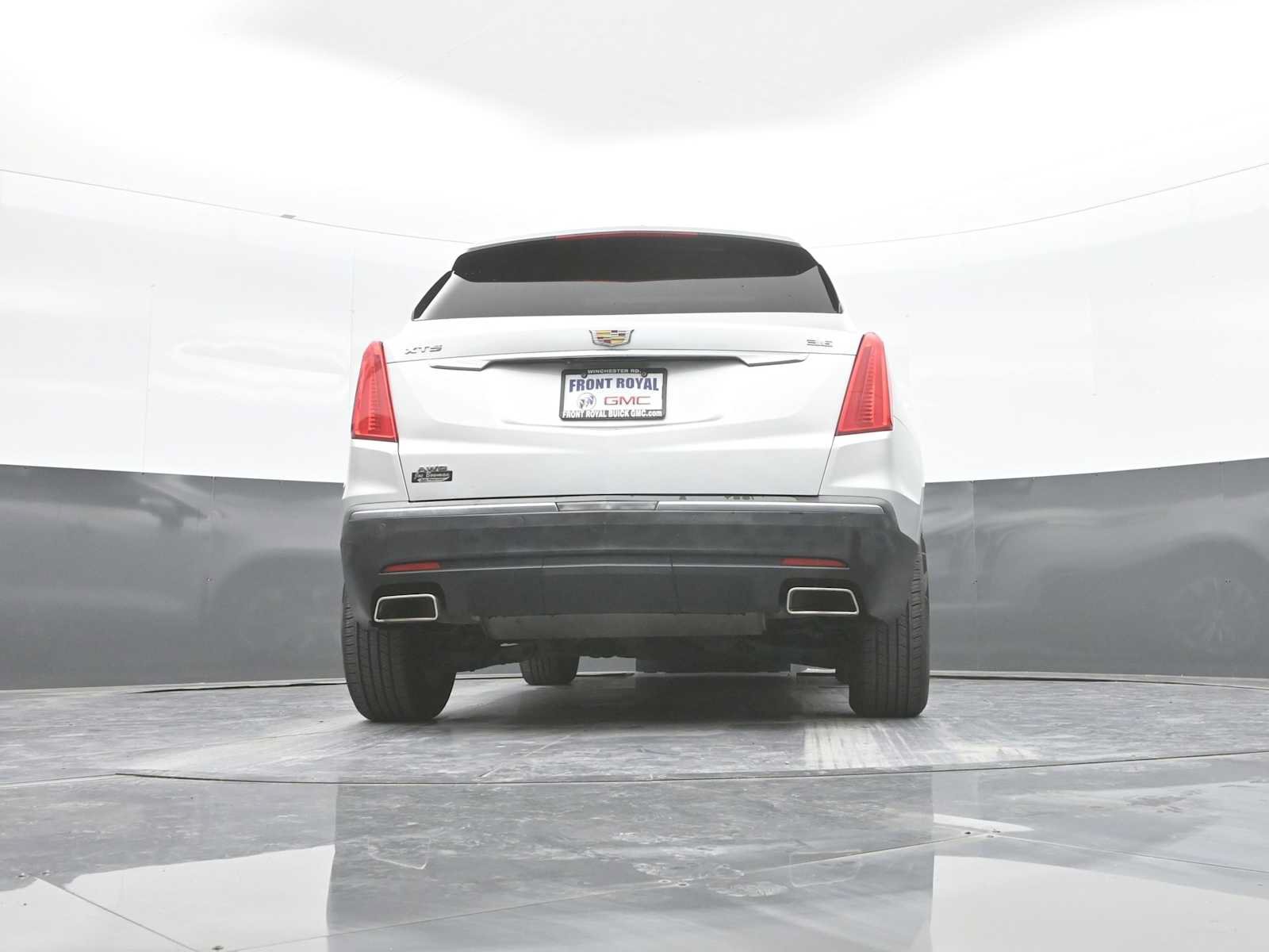 Used 2017 Cadillac XT5 Luxury w/ Driver Awareness Package AWD/4WD image 45