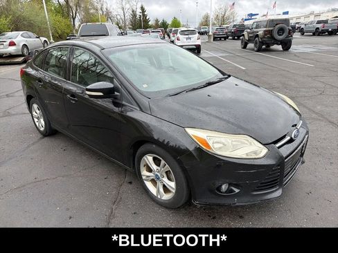 Used 2012 Ford Focus SE FWD image 2