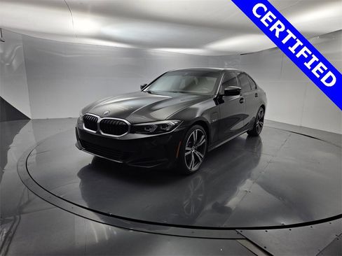 Certified 2023 BMW 330e w/ Premium Package image 5