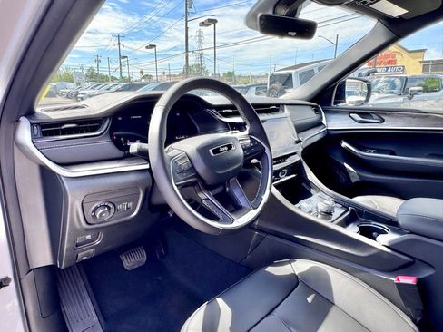 New 2026 Jeep Grand Cherokee Limited AWD/4WD image 12