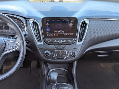 Used 2022 Chevrolet Malibu LT image 16