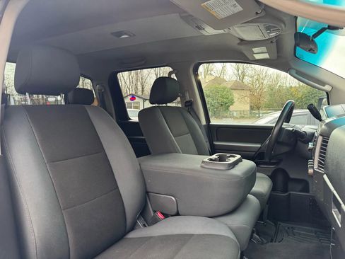 Used 2009 Nissan Titan XE image 24