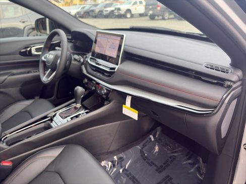 New 2026 Jeep Compass Trailhawk image 30