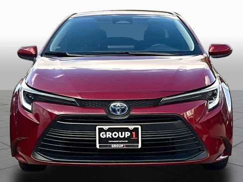 Used 2025 Toyota Corolla LE FWD image 4