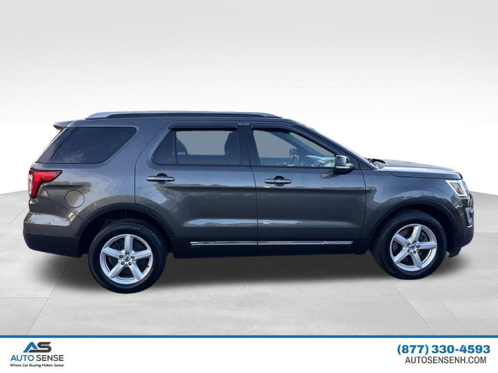 Used 2016 Ford Explorer XLT w/ Equipment Group 202A AWD/4WD image 10